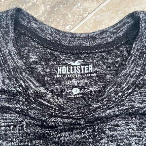 Hollister heathered black and white soft top - size M - Picture 4 of 5